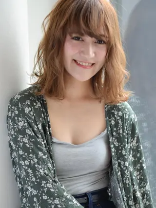 セミロング プログレス小平小川所属・フェザー/波巻き 雫石大夢のヘアスタイル