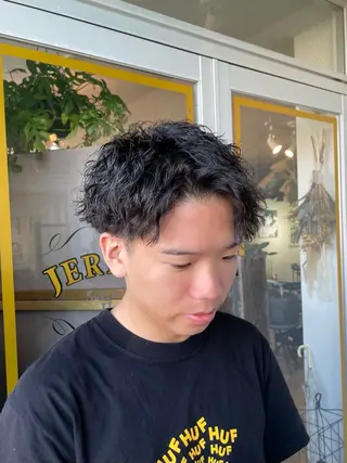 ショート パーマ メンズ JERICHO HAIR所属・河野 由佳の眉毛・アイブロウイメージ