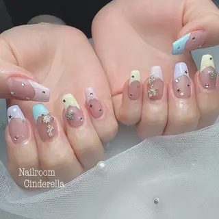 ネイル Nailroom. Cinderellaのネイルデザイン