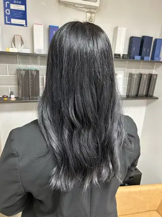 カラー 栗田 優月のヘアスタイル