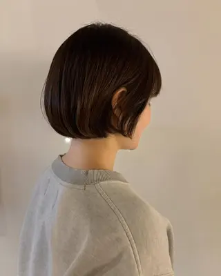 ショート ウシロダ メグミのヘアスタイル