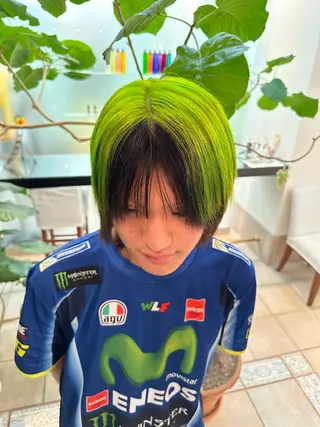 ミディアム ハコ（HACO)所属・豊嶋 暉直のヘアスタイル