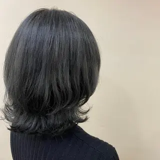 ショート カラー ambellir 山本伽椰のヘアスタイル