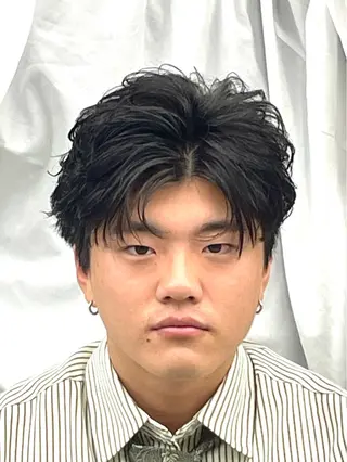 ショート パーマ メンズ カラーモデル⚡️ REONのヘアスタイル