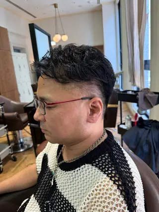 ショート パーマ メンズ 溝口 槙里也のヘアスタイル