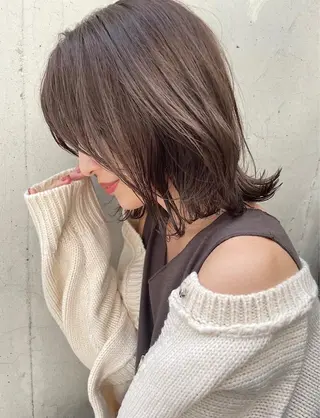 ミディアム カラー hoNua. 栄/透明感カラーのヘアスタイル