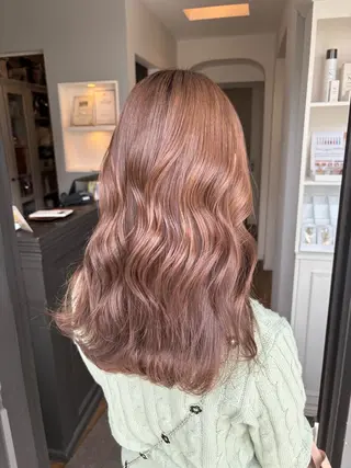 ロング カラー 栗林 茉那のヘアスタイル