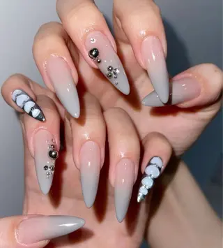 ネイル ハイトーン/レイヤー KYOKA🩶のヘアスタイル