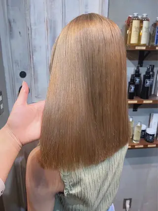 セミロング ブリーチ無しWカラー mana🎀🤍のヘアスタイル