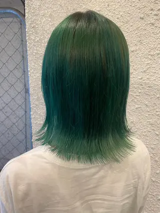ミディアム カラー 坂田 友梨奈のヘアスタイル
