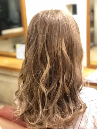 ロング カラー ヘアアレンジ soi 🩵AYAKOのヘアスタイル