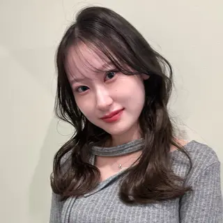 セミロング 🌹ハッシュカット、 レイヤー韓国ヘア🌹のヘアスタイル