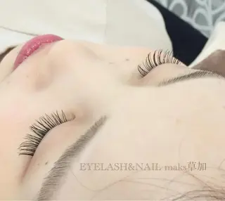 マツエク・マツパ MAK’s 草加店スタッフのネイルデザイン