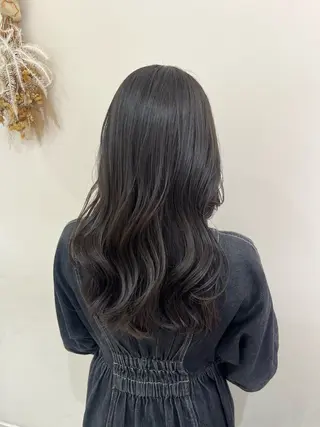 ロング 🫧オリーブカラー/ 酸性縮毛矯正銀座🫧のヘアスタイル