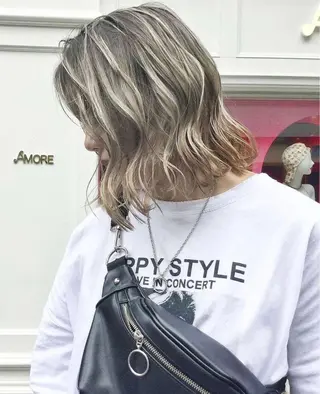 ミディアム 美髪/ハイライト 指名No.1KAIのヘアスタイル