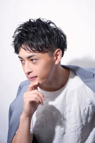 ミディアム カラー パーマ ヘアアレンジ メンズ LAVIE NEW STANDARD BARBER 両国店所属・大西 孝幸のヘアスタイル