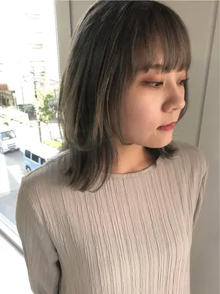 ミディアム カラー 石井 紫文のヘアスタイル