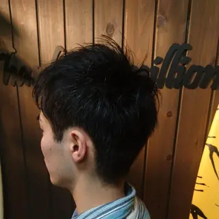 ショート サンフラット所属・岡林 選のヘアスタイル