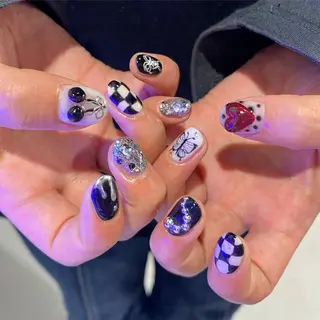 ネイル Shiori・:* 💫のネイルデザイン