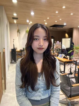 ロング カラー Oasisgarden所属・レイヤー/ブリーチ MOMOのヘアスタイル