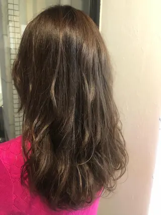 セミロング カラー 髪質改善&ブリーチ 伊勢 祐一郎のヘアスタイル