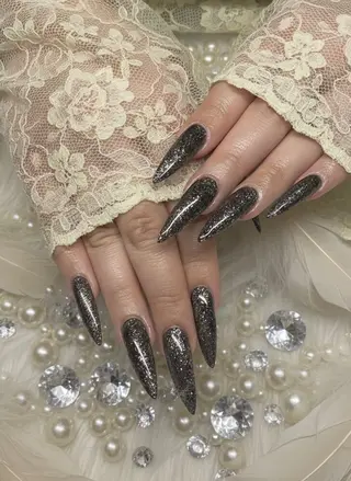 ネイル 24時間営業 UNABOMBAのネイルデザイン