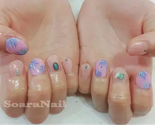 ネイル Salon Cleve所属・T. maoのネイルデザイン