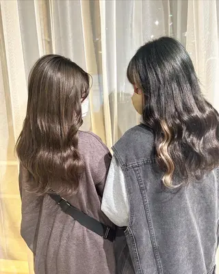 ロング アールバイニーナ所属・R by NINA アールバイニーナのヘアスタイル