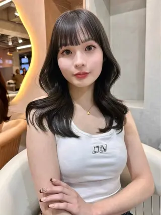 セミロング 吉田 晴香のヘアスタイル