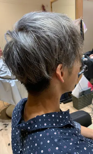 ショート カラー メンズ 大久保 隆蔵のヘアスタイル