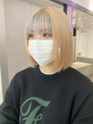 セミロング パーマ ヘアアレンジ 🎨ハイトーン/ 切りっぱなし みつきのヘアスタイル