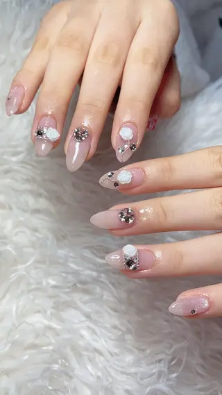 ネイル n o q r m. n a c h iのネイルデザイン