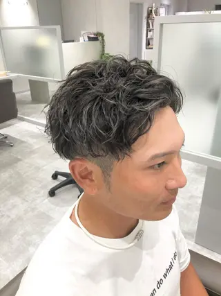 ショート カラー パーマ メンズ kiitos所属・関西センターパート メンズモデル募集のヘアスタイル