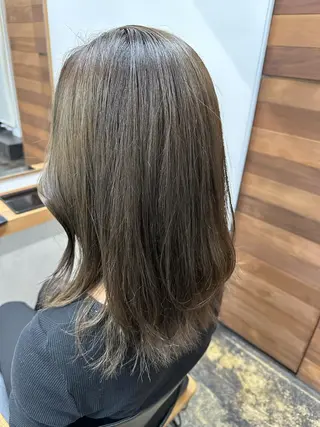 カラー MIYU 原宿 透明感カラーのヘアスタイル