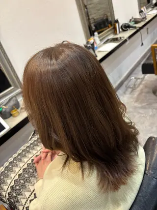 セミロング カラー 飛田 真彩のヘアスタイル