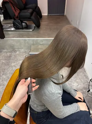 ロング カラー IO所属・楢本 莉子のヘアスタイル