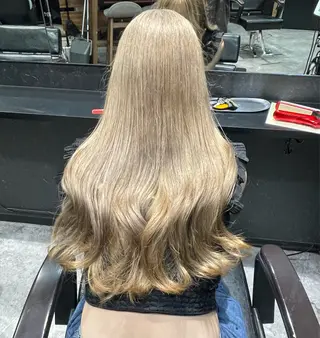 カラー 西村 桃花のヘアスタイル