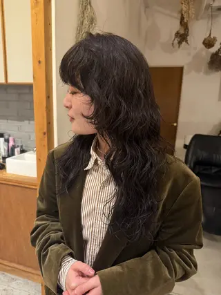 ロング カラー パーマ ‎🤍江坂 ハヤシアヤナ‎🤍のヘアスタイル