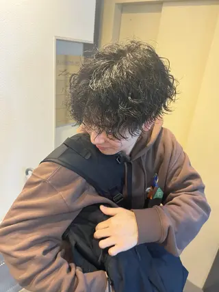 パーマ メンズ 池田理紗/メンズ カット/切りっぱなしのヘアスタイル