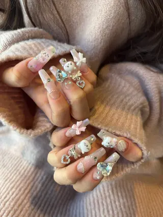 ネイル schon（スチョン）所属・Schon🫧 yuna🫧のネイルデザイン