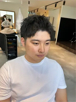 メンズ フェザーパーマ/韓国 /メンズカット保立のヘアスタイル