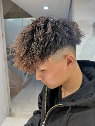 ショート パーマ メンズ 渋谷駅から徒歩1分 BLUCKメンズヘアのヘアスタイル