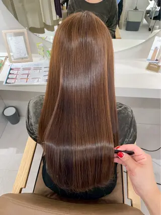 ロング カラー SLASHスラッシュ 小西結奈のヘアスタイル