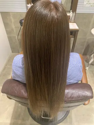 ロング カラー ビラデルソルmaRe所属・山口 莉々香のヘアスタイル