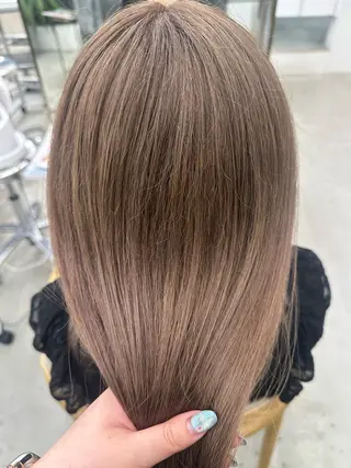 ロング カラー 篠岡 菜那のヘアスタイル