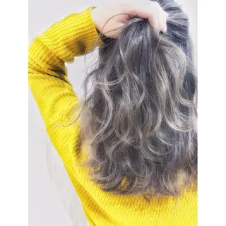 カラー ハイトーンカラー RYUのヘアスタイル