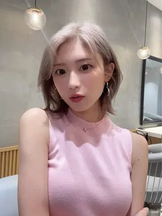 ショート カラー 💛ブリーチ&カット LEON🩶のヘアスタイル