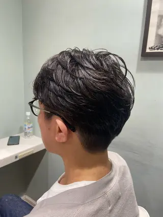 ショート atelier doux dimanche（アトリエ・ドゥー・ディマンシュ）所属・Fukamiレイヤー 透明感カラーのヘアスタイル