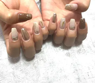 ネイル May.by Charme  Hのネイルデザイン