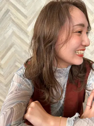 ロング カラー ヘアアレンジ 青栁 穂香のヘアスタイル